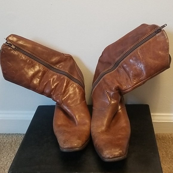 Vintage inspired brown leather boots - Picture 3 of 7